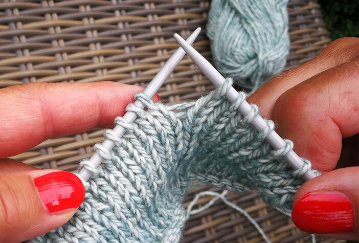 TRICOTER UNE BOUTONNIÈRE Étape 1